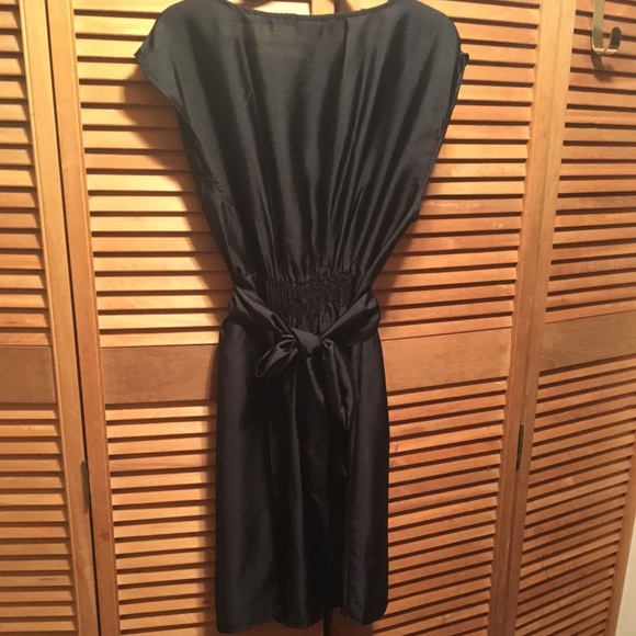 H&M Black Scoop Neckline Dress - Picture 2 of 8